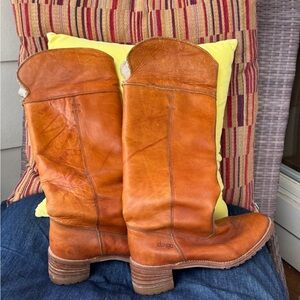 Dingo Tan Leather Heeled Boots